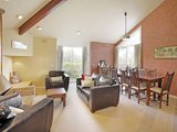 https://images.listonce.com.au/custom/160x/listings/13-windsor-crescent-surrey-hills-vic-3127/462/01684462_img_04.jpg?Re0Jda9QQXk