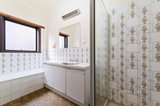 https://images.listonce.com.au/custom/160x/listings/130-bedford-road-ringwood-vic-3134/548/01721548_img_06.jpg?FsCg5zGNJoA