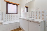 https://images.listonce.com.au/custom/160x/listings/130-bedford-road-ringwood-vic-3134/548/01721548_img_07.jpg?ObosoDaH66A