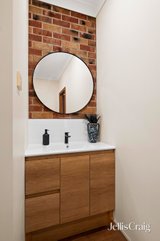 https://images.listonce.com.au/custom/160x/listings/130-beenak-road-beenak-vic-3139/505/01928505_img_09.jpg?3UUHAx5mZv0