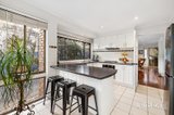 https://images.listonce.com.au/custom/160x/listings/130-challenger-street-diamond-creek-vic-3089/979/01982979_img_06.jpg?KPgn_4KW7ck