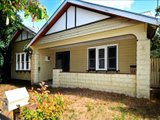 https://images.listonce.com.au/custom/160x/listings/130-fitzroy-street-geelong-vic-3220/556/01699556_img_08.jpg?PFEkn5d56jc
