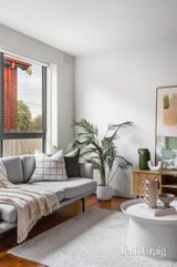 https://images.listonce.com.au/custom/160x/listings/130-kemp-street-thornbury-vic-3071/282/01931282_img_03.jpg?RdVPyCRqols