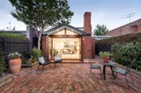 https://images.listonce.com.au/custom/160x/listings/130-napier-street-south-melbourne-vic-3205/009/01328009_img_10.jpg?FW8T_z2LjAo