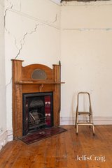 https://images.listonce.com.au/custom/160x/listings/130-pearson-street-brunswick-west-vic-3055/424/01967424_img_07.jpg?wbwR8J8AefI