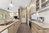 https://images.listonce.com.au/custom/160x/listings/130-stonier-road-napoleons-vic-3352/142/01748142_img_10.jpg?RDeISrohNU4