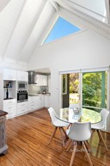 https://images.listonce.com.au/custom/160x/listings/13040-ballan-daylesford-road-daylesford-vic-3460/511/01142511_img_04.jpg?fkw54ksbeZI