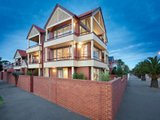 https://images.listonce.com.au/custom/160x/listings/131-beaconsfield-parade-albert-park-vic-3206/520/01087520_img_03.jpg?XB9E71TgUV4