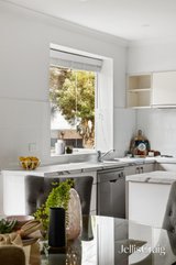 https://images.listonce.com.au/custom/160x/listings/131-dalgetty-road-beaumaris-vic-3193/249/01933249_img_15.jpg?U8oNkq3Ds08