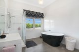 https://images.listonce.com.au/custom/160x/listings/131-rippers-lane-trentham-east-vic-3458/134/01896134_img_17.jpg?6q304ymrkvM