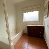 https://images.listonce.com.au/custom/160x/listings/131-wilsons-road-newcomb-vic-3219/573/01769573_img_16.jpg?PhliShBd3bE