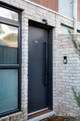 https://images.listonce.com.au/custom/160x/listings/131007-heidelberg-road-ivanhoe-vic-3079/098/01748098_img_02.jpg?AYAusyS7nUI