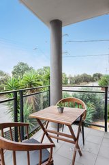 https://images.listonce.com.au/custom/160x/listings/13129-133-ormond-esplanade-elwood-vic-3184/663/01009663_img_09.jpg?xzd7wjal3E8