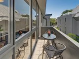 https://images.listonce.com.au/custom/160x/listings/13187-auburn-road-hawthorn-vic-3122/014/00829014_img_04.jpg?69zmpAvkMoc