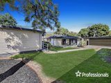 https://images.listonce.com.au/custom/160x/listings/132-hayrick-lane-mooroolbark-vic-3138/958/01525958_img_02.jpg?U7OB2a3LBsM