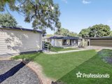 https://images.listonce.com.au/custom/160x/listings/132-hayrick-lane-mooroolbark-vic-3138/958/01525958_img_17.jpg?2TfF27XQBsY