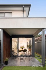 https://images.listonce.com.au/custom/160x/listings/132-mcnamara-avenue-airport-west-vic-3042/964/01948964_img_22.jpg?wAOvkiOTtj8