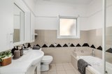 https://images.listonce.com.au/custom/160x/listings/132-stephensons-road-mount-waverley-vic-3149/928/01414928_img_07.jpg?LjUBDcJG_Ao