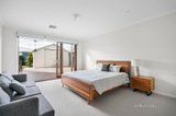 https://images.listonce.com.au/custom/160x/listings/132-woods-street-newport-vic-3015/363/01571363_img_11.jpg?EiBQmKYA3cA