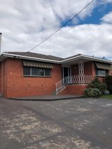 https://images.listonce.com.au/custom/160x/listings/1320-toorak-road-camberwell-vic-3146/773/01625773_img_01.jpg?bG6tOThjr80