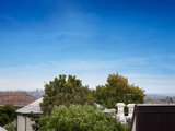 https://images.listonce.com.au/custom/160x/listings/1325-derby-street-kew-vic-3101/917/01683917_img_09.jpg?7jRSg2FhKmI