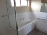 https://images.listonce.com.au/custom/160x/listings/1327-church-street-herne-hill-vic-3218/569/01768569_img_05.jpg?Ba3RdHB4a0s