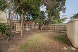 https://images.listonce.com.au/custom/160x/listings/133-mahoneys-road-forest-hill-vic-3131/617/01752617_img_09.jpg?bWJpepBJ6w4