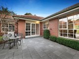https://images.listonce.com.au/custom/160x/listings/133-myrtle-grove-blackburn-vic-3130/967/01684967_img_09.jpg?VivwKyZKW48