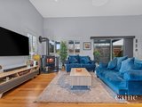 https://images.listonce.com.au/custom/160x/listings/1334-smith-street-daylesford-vic-3460/674/01576674_img_04.jpg?Bizfx9_coXs