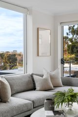 https://images.listonce.com.au/custom/160x/listings/13347-beaconsfield-parade-st-kilda-west-vic-3182/129/01551129_img_08.jpg?8DhZ5vAPcKI