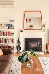 https://images.listonce.com.au/custom/160x/listings/134-eulinga-avenue-aspendale-vic-3195/635/01979635_img_05.jpg?7ZIfbk9lFjY