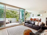 https://images.listonce.com.au/custom/160x/listings/1343-moray-street-south-melbourne-vic-3205/571/01628571_img_03.jpg?csLfVYiE2rM