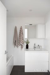 https://images.listonce.com.au/custom/160x/listings/13442-high-street-northcote-vic-3070/896/01933896_img_04.jpg?Q4iojzq0KEU