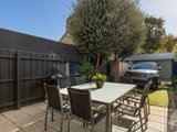 https://images.listonce.com.au/custom/160x/listings/135-albert-street-port-melbourne-vic-3207/255/01090255_img_09.jpg?Sga1edAl4dU