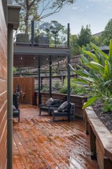 https://images.listonce.com.au/custom/160x/listings/135-dalton-street-eltham-vic-3095/154/01727154_img_12.jpg?jwFpj-bLuv4
