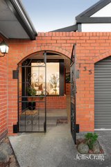 https://images.listonce.com.au/custom/160x/listings/135-elder-street-greensborough-vic-3088/546/01935546_img_02.jpg?giBcsIi2dH4