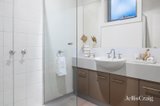 https://images.listonce.com.au/custom/160x/listings/135-spray-street-mornington-vic-3931/895/01738895_img_08.jpg?Y9vbCO_Nf_8
