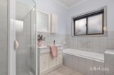 https://images.listonce.com.au/custom/160x/listings/135-thomas-street-hampton-vic-3188/499/01983499_img_08.jpg?5E_nJptEz6o