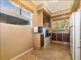 https://images.listonce.com.au/custom/160x/listings/135-woodhouse-grove-box-hill-north-vic-3129/762/01743762_img_04.jpg?Q5R72eeHDhA