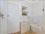 https://images.listonce.com.au/custom/160x/listings/135-woodhouse-grove-box-hill-north-vic-3129/762/01743762_img_05.jpg?DGpPB1XGQRE