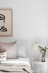 https://images.listonce.com.au/custom/160x/listings/136-green-street-ivanhoe-vic-3079/634/01338634_img_07.jpg?0YGl0ZEVaZU