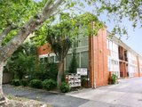 https://images.listonce.com.au/custom/160x/listings/136-redan-street-st-kilda-vic-3182/969/01794969_img_02.jpg?ZVG5jxZjKsQ