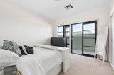 https://images.listonce.com.au/custom/160x/listings/137-hall-street-moonee-ponds-vic-3039/296/01580296_img_05.jpg?K8Q5xVDSTa8