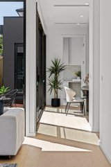 https://images.listonce.com.au/custom/160x/listings/137-larch-crescent-mount-waverley-vic-3149/057/01692057_img_01.jpg?Mbv20k1p-fM