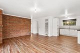 https://images.listonce.com.au/custom/160x/listings/137-maldon-road-castlemaine-vic-3450/373/01897373_img_03.jpg?KjhB_A4QgB8