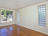 https://images.listonce.com.au/custom/160x/listings/1378-mascoma-street-strathmore-heights-vic-3041/573/00847573_img_05.jpg?9KK7A26OLGI