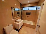 https://images.listonce.com.au/custom/160x/listings/138-leonie-avenue-mount-waverley-vic-3149/932/01949932_img_09.jpg?lu-_SkwR-0U