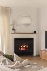 https://images.listonce.com.au/custom/160x/listings/139-field-avenue-edithvale-vic-3196/317/01984317_img_07.jpg?xfvxpmqO5ts