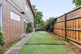 https://images.listonce.com.au/custom/160x/listings/139-kooyong-road-caulfield-north-vic-3161/072/01883072_img_07.jpg?cq12flfmLdk