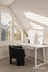 https://images.listonce.com.au/custom/160x/listings/139-park-road-donvale-vic-3111/217/01818217_img_13.jpg?eUmqtZQx5o0